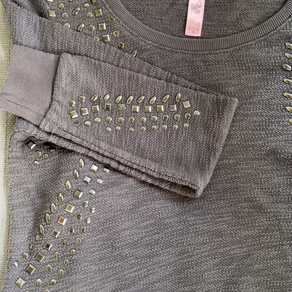 Dolled up sweater s - Picture 3 of 5